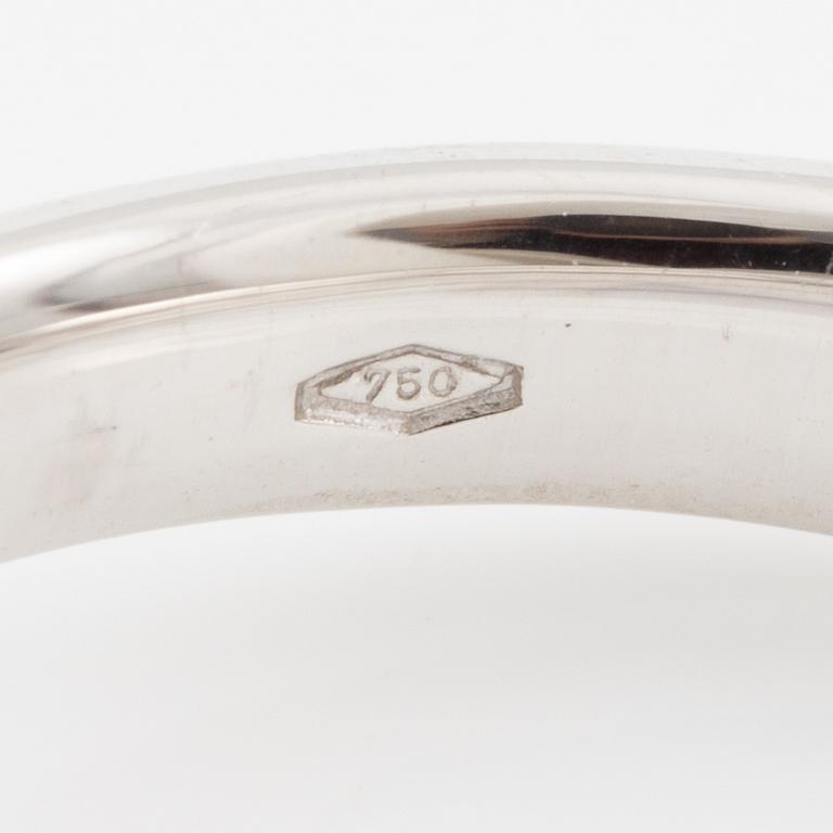 Ring, 18K white gold with brilliant-cut diamond.