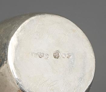 BÄGARE samt 3 st SUPKOPPAR, silver, Tot vikt 111 gram. Bägare stämplad Lars Castman, Vimmerby ca 1750.