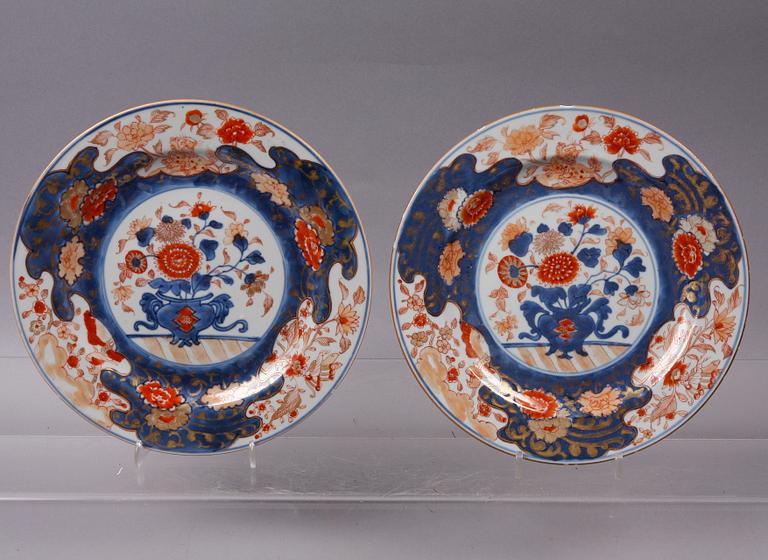 TALLRIKAR, 3 st, porslin, Kina, 1700-tal.