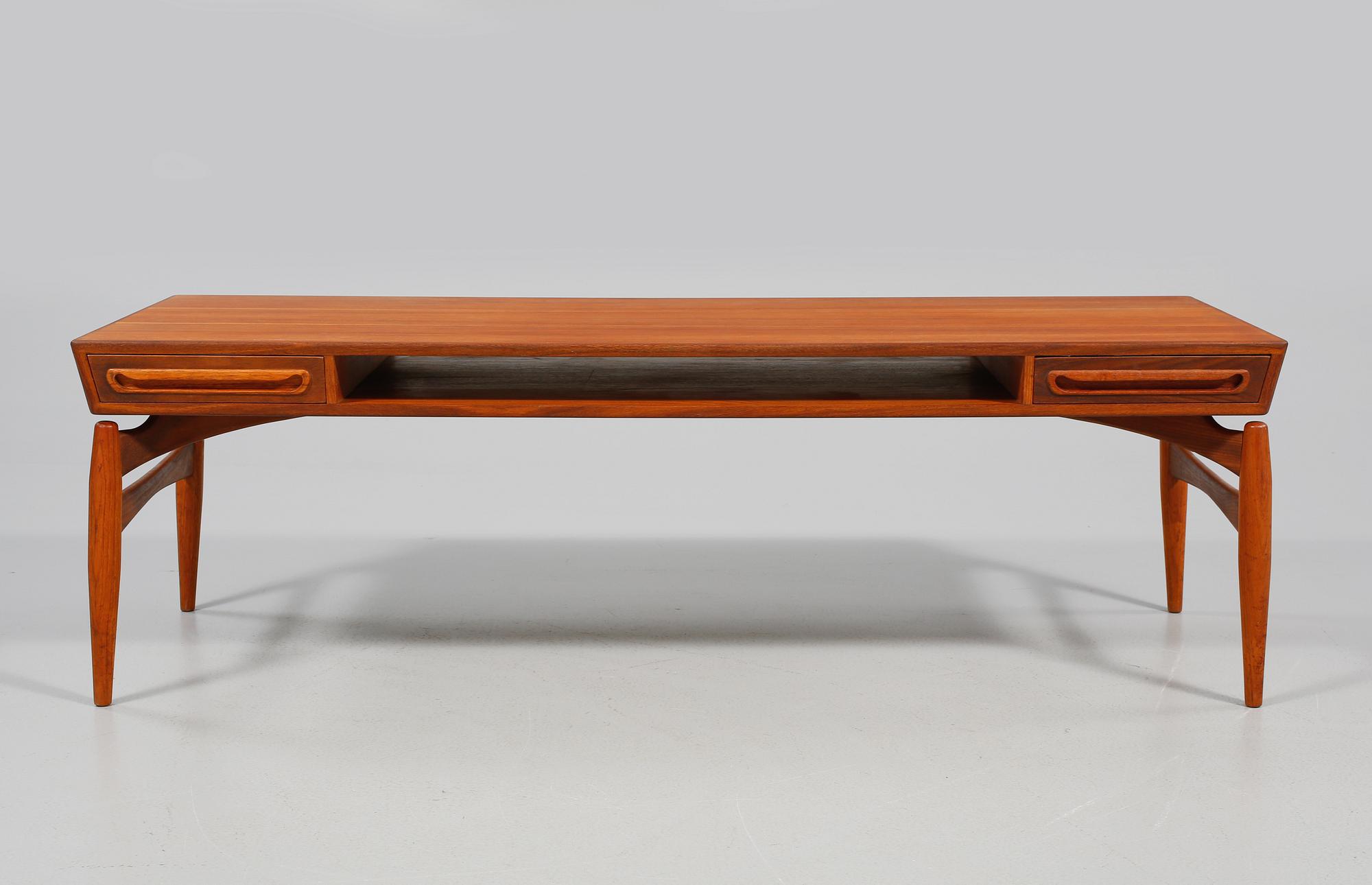 SOFFBORD, Johannes Andersen, Trensum, omkring 1900-talets mitt.