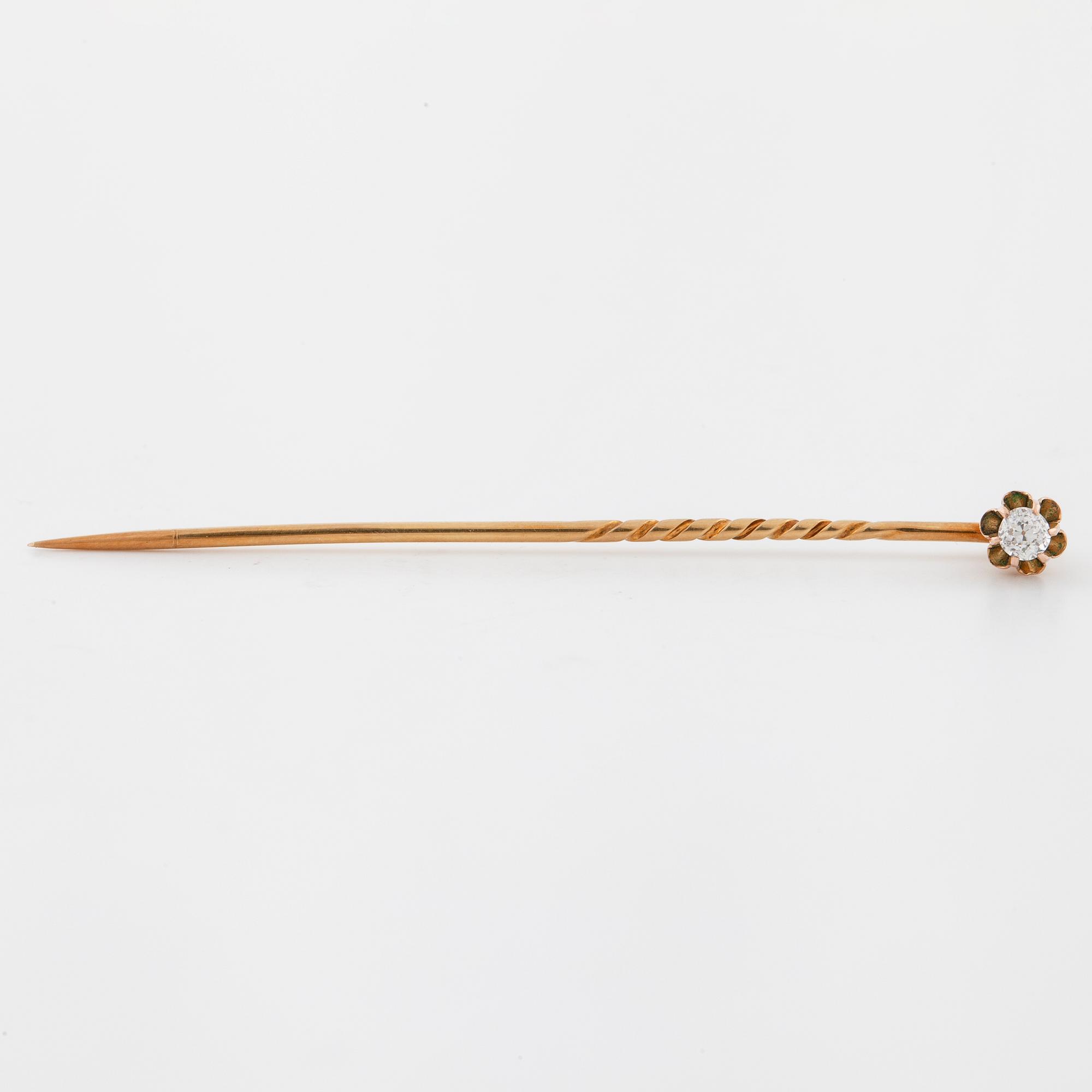 A old cut diamond brooch/pin.