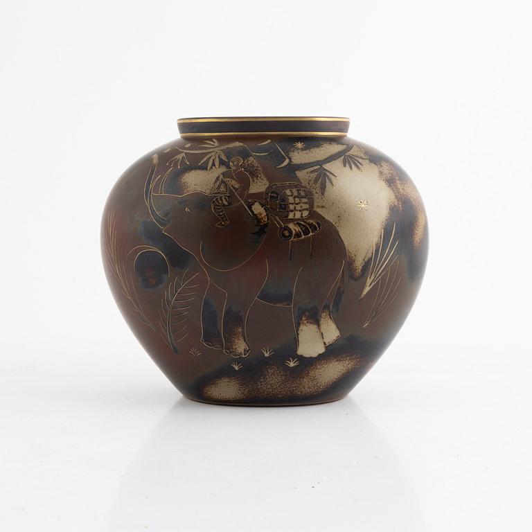 Gunnar Nylund, a "Flambé" vase, ALP Lidköping, Rörstrand, Sweden, 1930's.