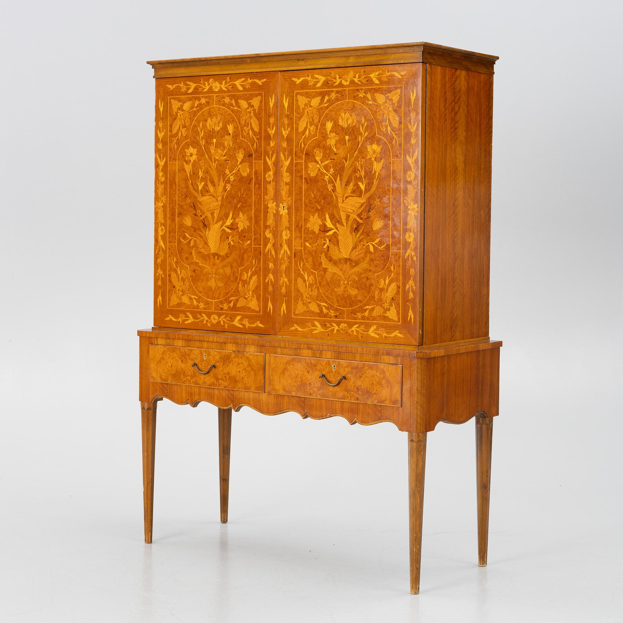 Skåp, modell 152, Alfred Ehrlin AB, Tranås, 1940-tal.