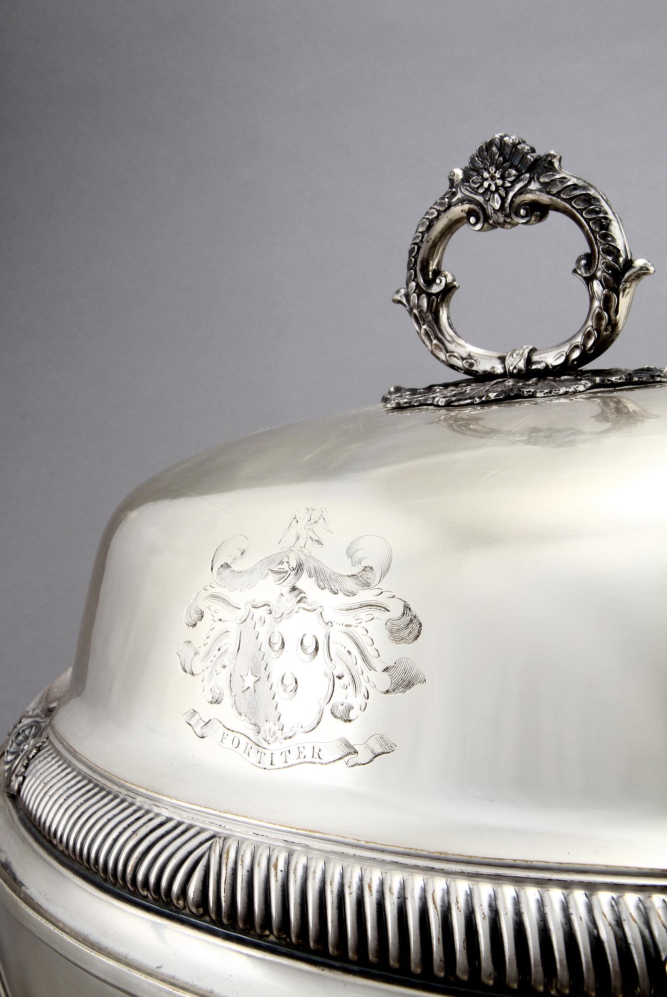 STEKHUV MED VÄRMEFAT, vitmetall, 1900-tal.