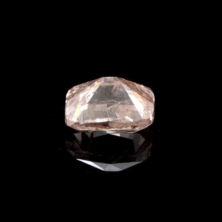 Lös cushionslipad fancy yellowish pink diamant 0,50 ct, HRD-certifikat.
