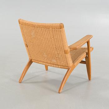 HANS J WEGNER, a lounge chair, model "CH-25", for Carl Hansen & Son in Denmark, second half of the 20th century.