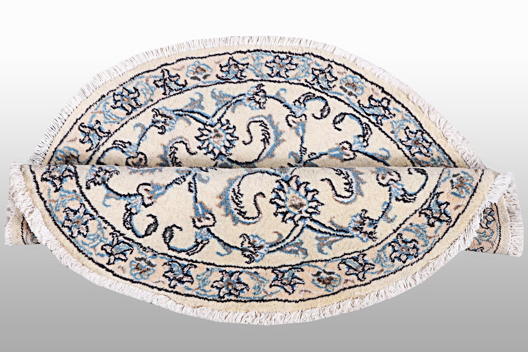 A rug, Nain, part silk, diameter ca 100 cm.