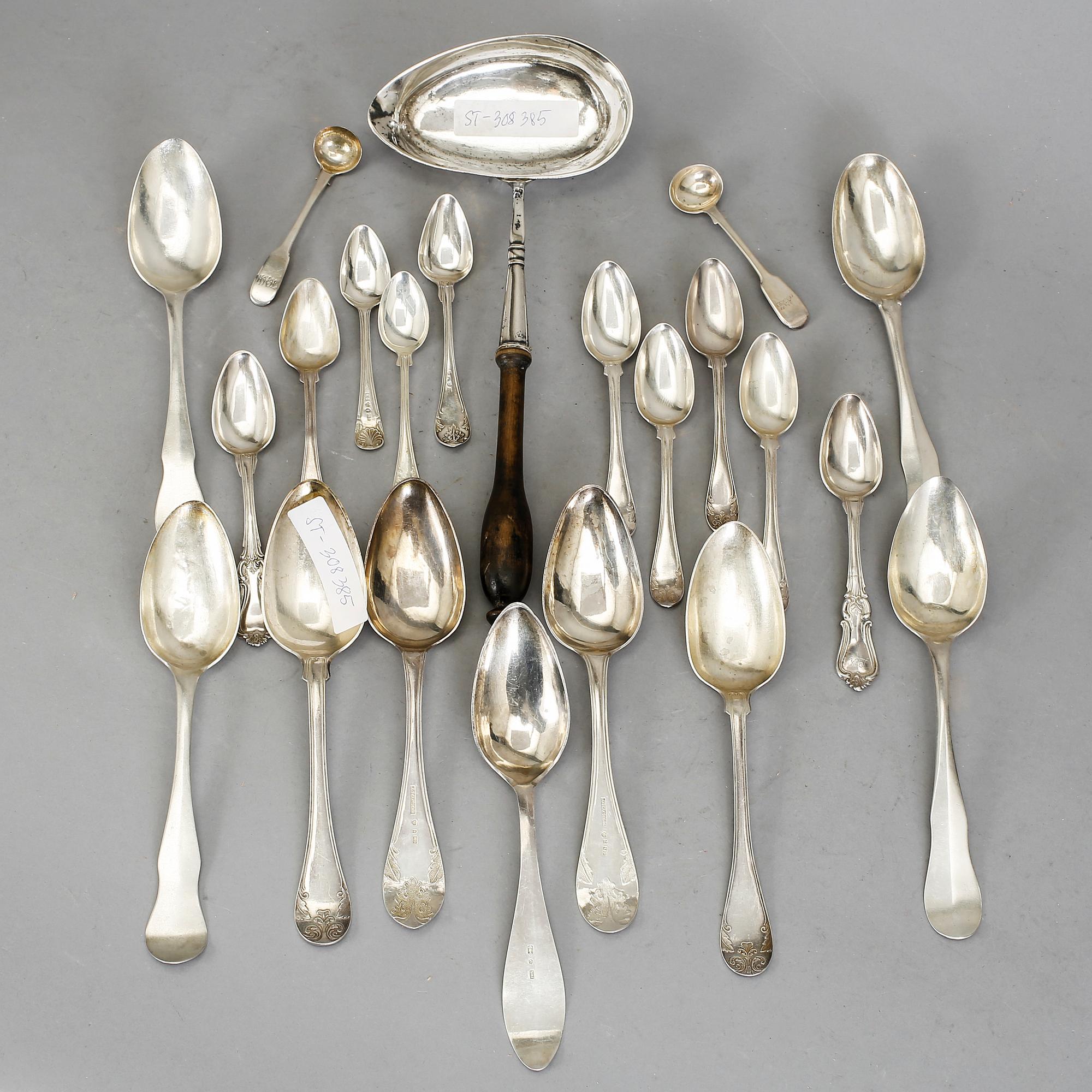 PARTI SILVER, 22 delar, bland annat Anders Gustaf Carlberg, Eksjö, 1858. Vikt ca 628g.