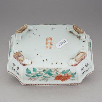 PARTI PORSLIN, 3 delar, Kina, 17-1900-tal.