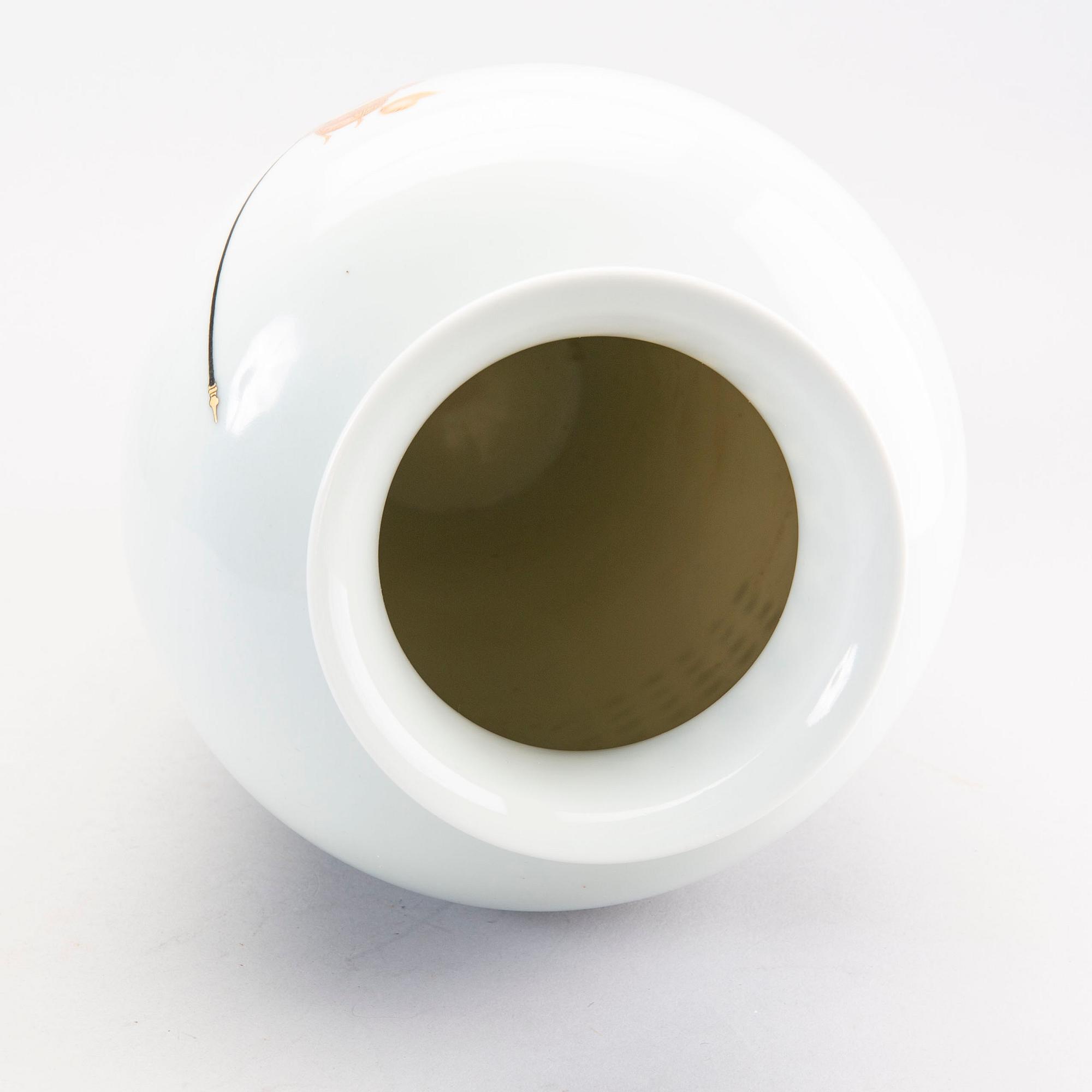 A Chinese porcelain vase  1960/70s.