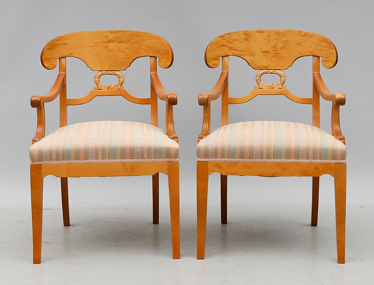 KARMSTOLAR, 2 st, Karl-Johanstil, 1900-talets andra hälft.