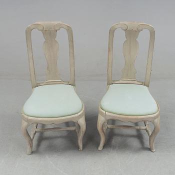 A set of four mid 1700s chairs (2+2).