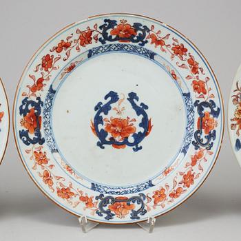 Three Chinese imari porcelain plates, Qing dynasty, 18th century.