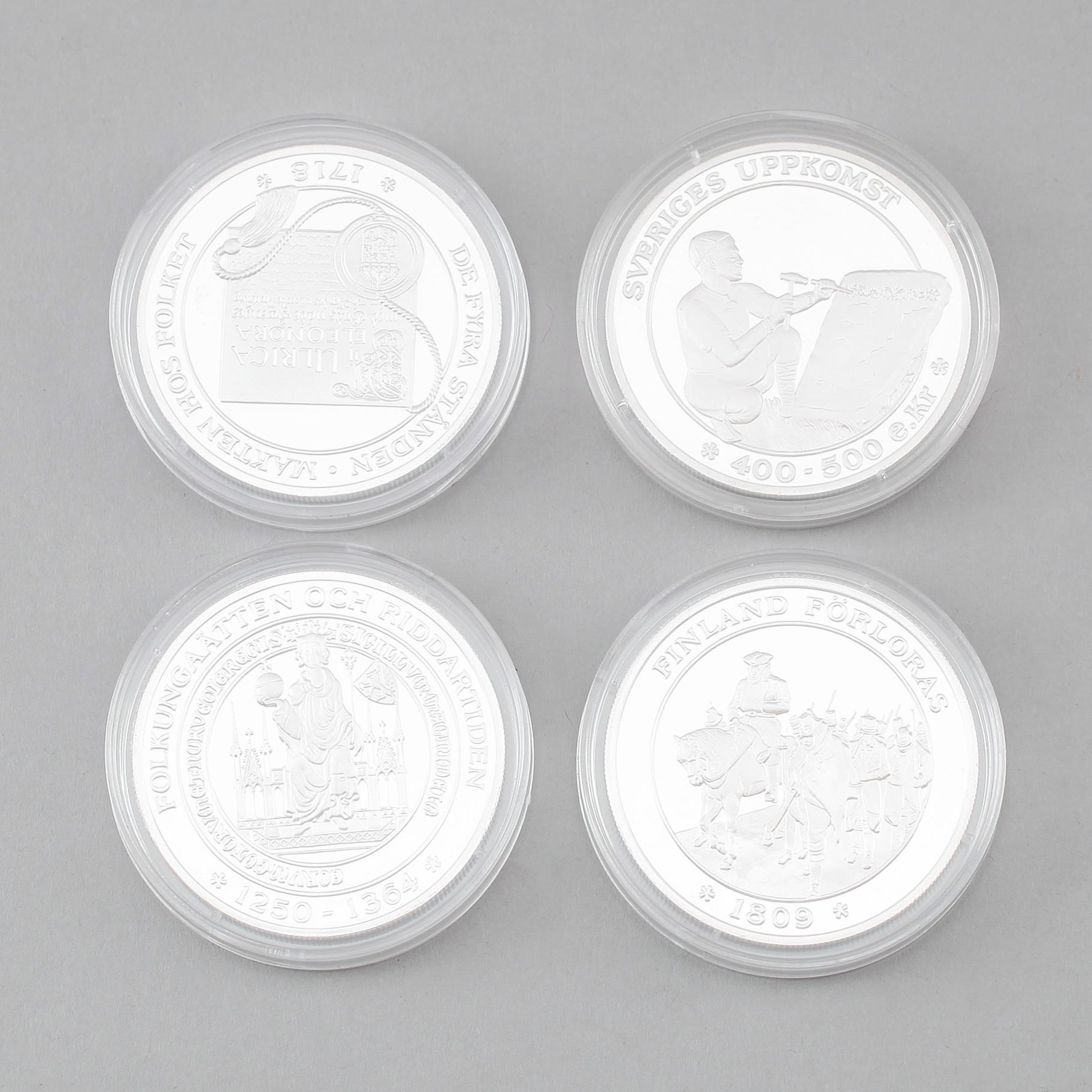 MINNESMEDALJER, 24 st, silver, "Sveriges Historia", 2000. Vikt ca 528 gram.