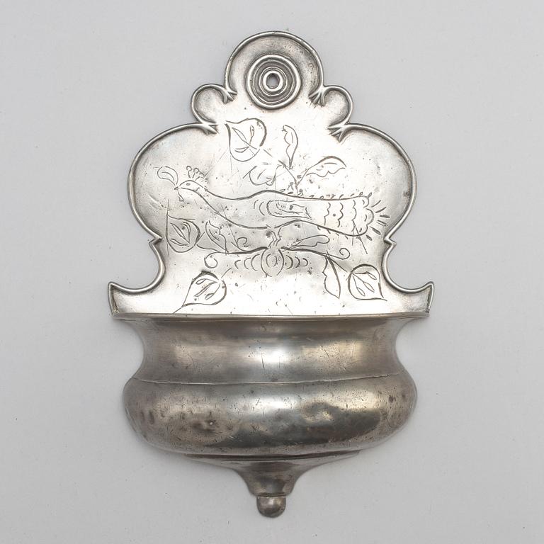 VIGVATTENSKÅL, tenn, 1700-tal.