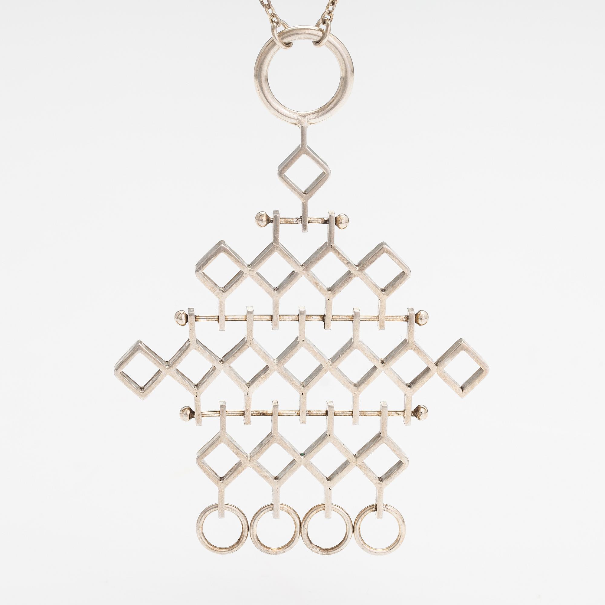 Jorma Laine, A silver neckalce "Ruutu". Kultateollisuus, Turku 1974.