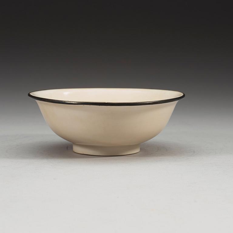 A blanc de chine bowl, Ming dynastin (1368-1643).