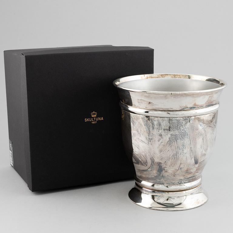 A Skultuna champagne/winecooler.