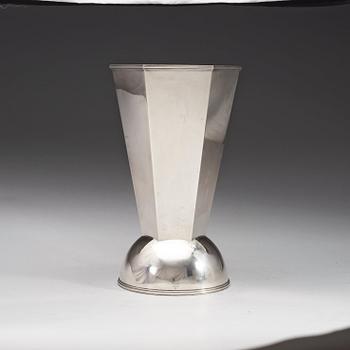 WIWEN NILSSON, vas, Lund, 1961, sterling, även märkt EXPO PARIS 1937 2/2.