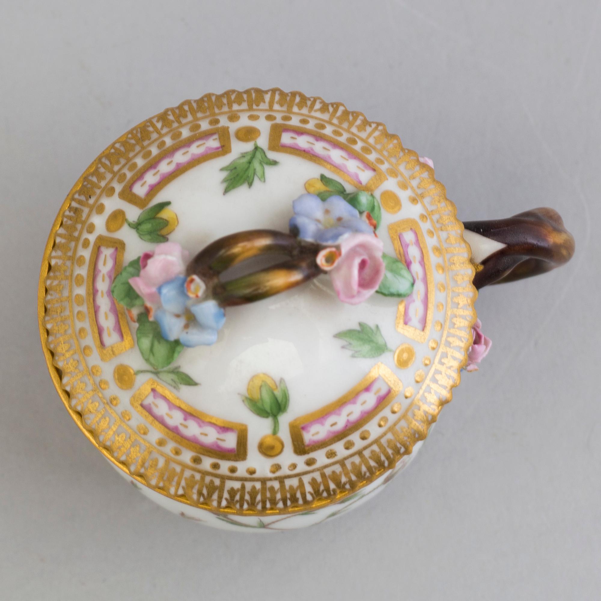 A Royal Copenhagen 'Flora Danica' custard cup with lid and plate model #3514 and #3515.