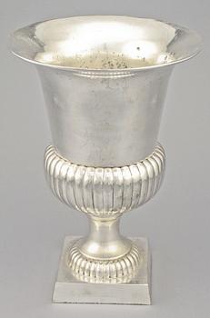 VINKYLARE/URNA, nysilver, 1900-tal.