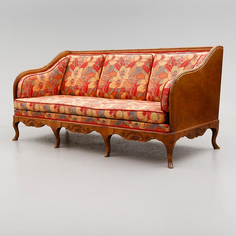 SOFFA, rokokostil, 1900-talets första hälft.