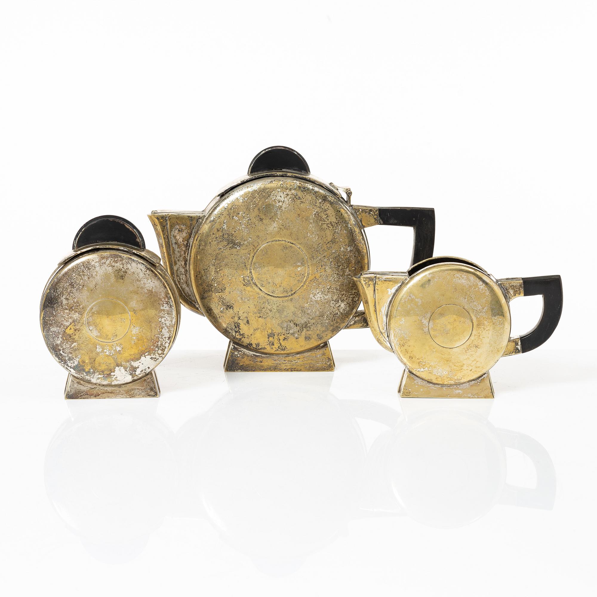 Christian Fjerdingstad, a three-piece Art Deco tea service, Christofle, France, first half of the 20th century.