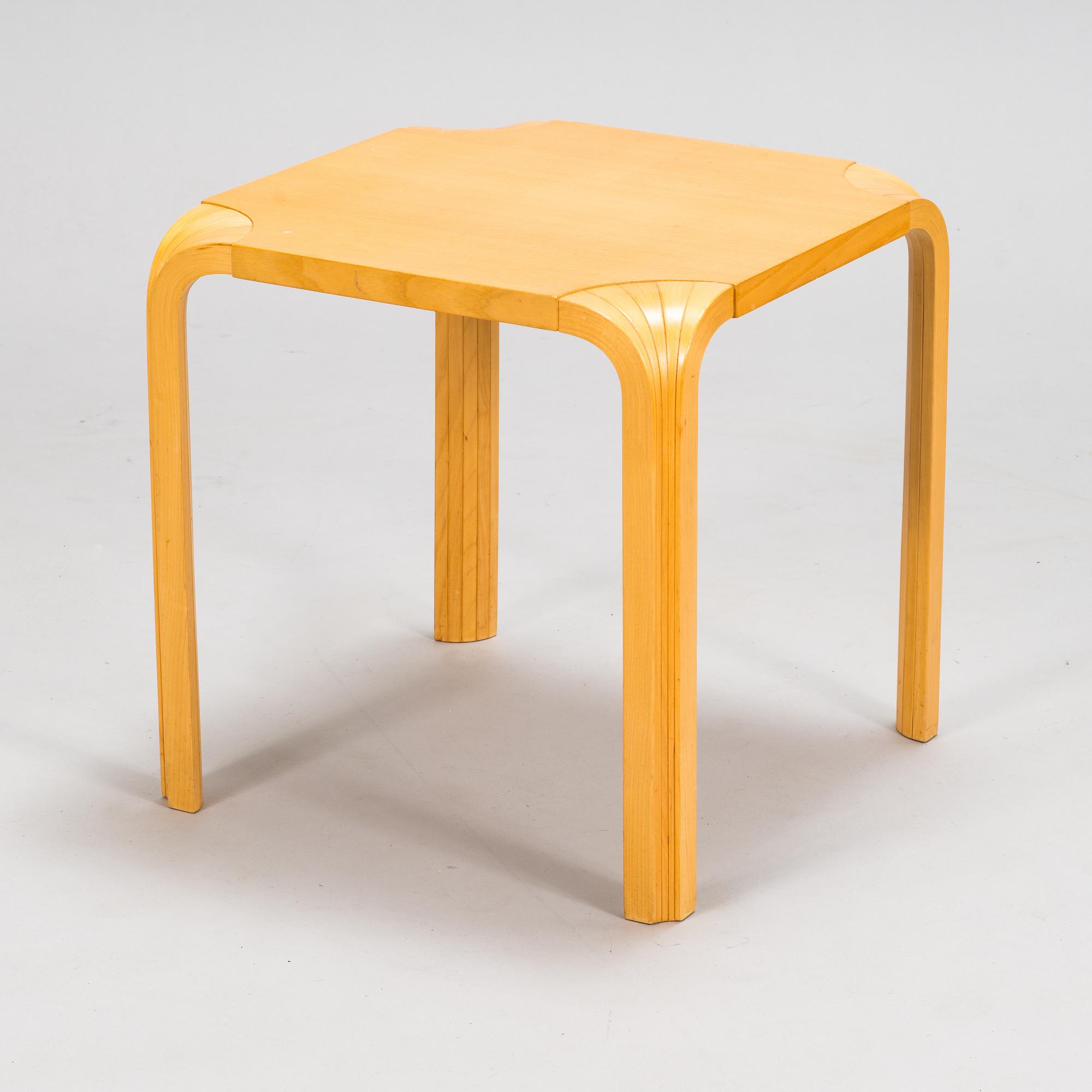Alvar Aalto,  pall X601, Artek 2000-tal.
