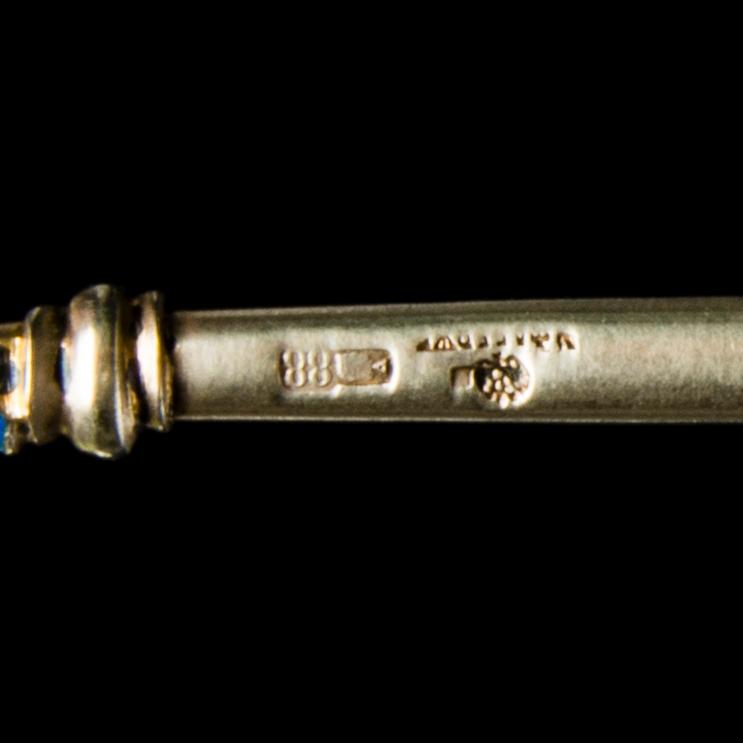 FABERGÉ SKED, silver (88), cloisonné emalj, Moskva, tidigt 1900-tal. Vikt 33,3 g.