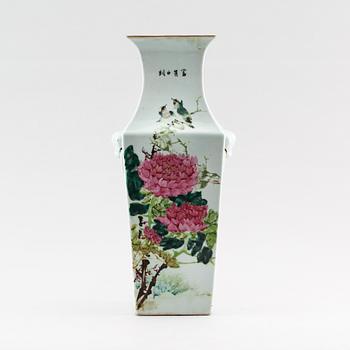 VAS, porslin, Kina, 1800-/1900-tal.