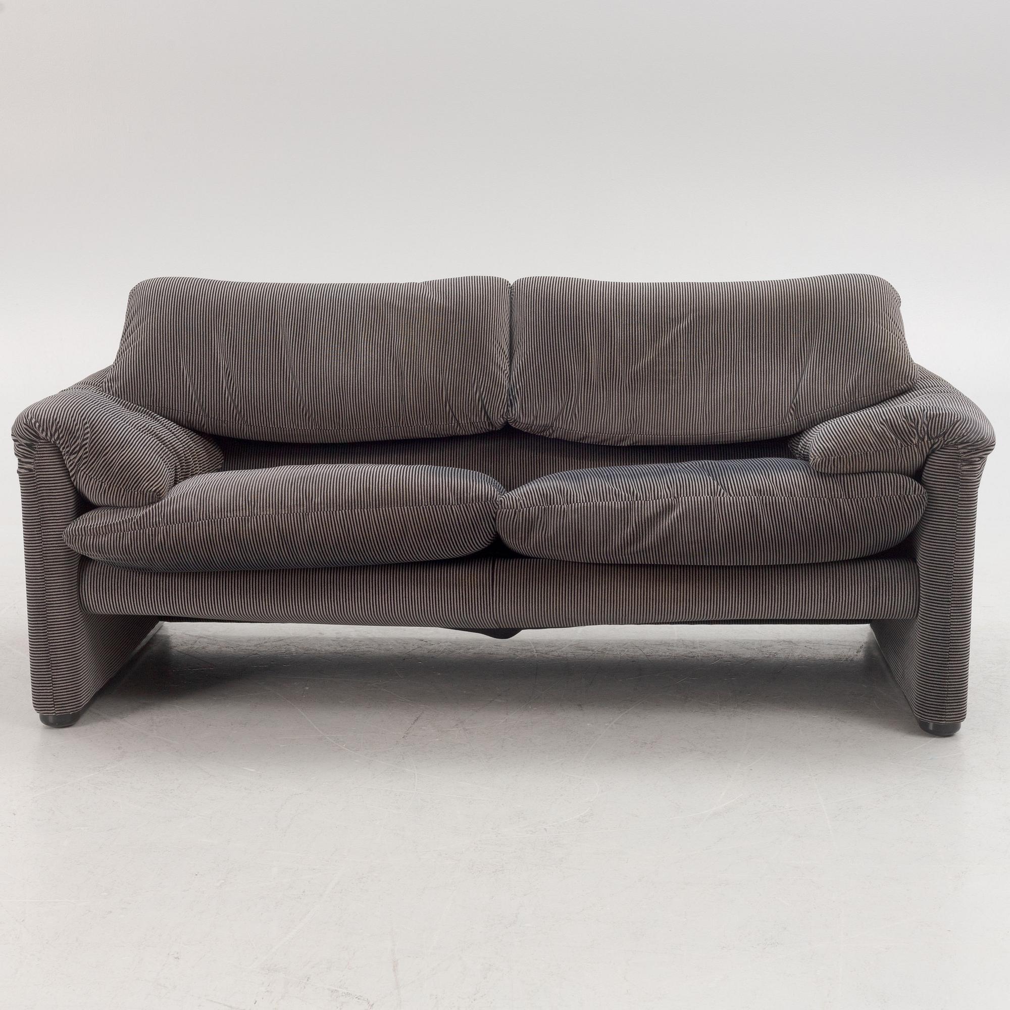 Vico Magistretti, sofa, "Maralunga", Cassina.