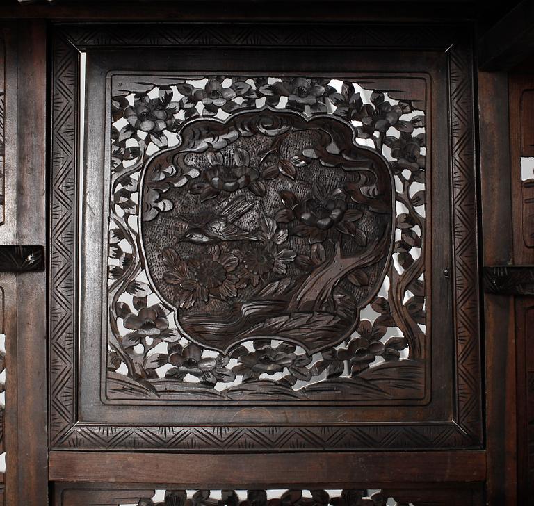 SKÅP, Japan, 1900-tal.