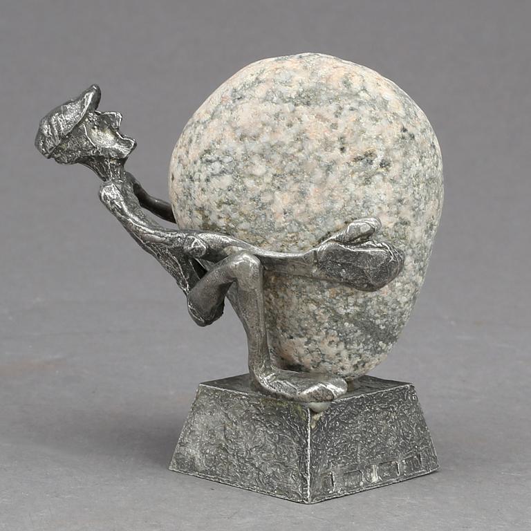 HENRY GUSTAFSSON, skulptur, "Lyftet", tenn och sten, 1980.