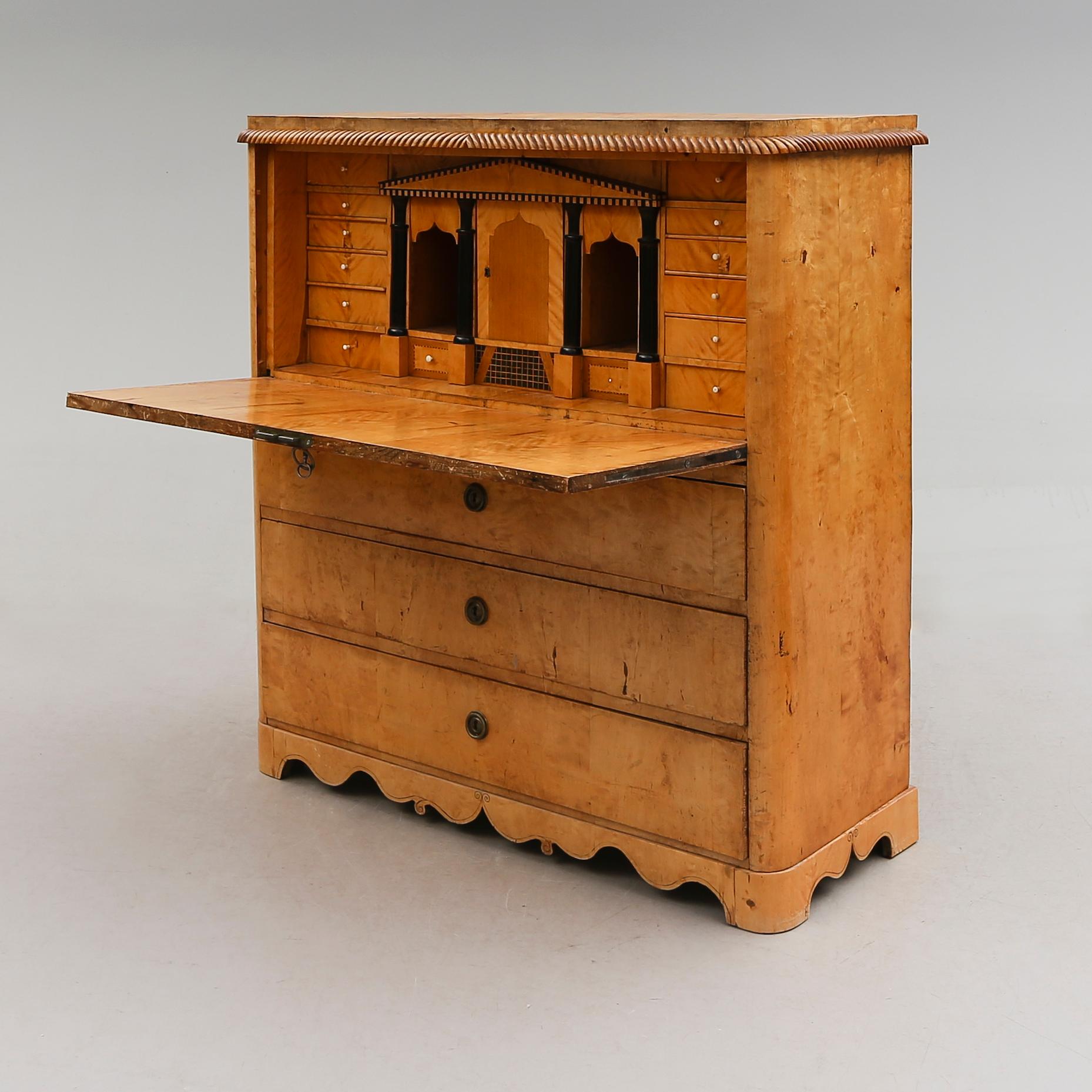 CHIFFONJÉ, 1800-talets mitt.