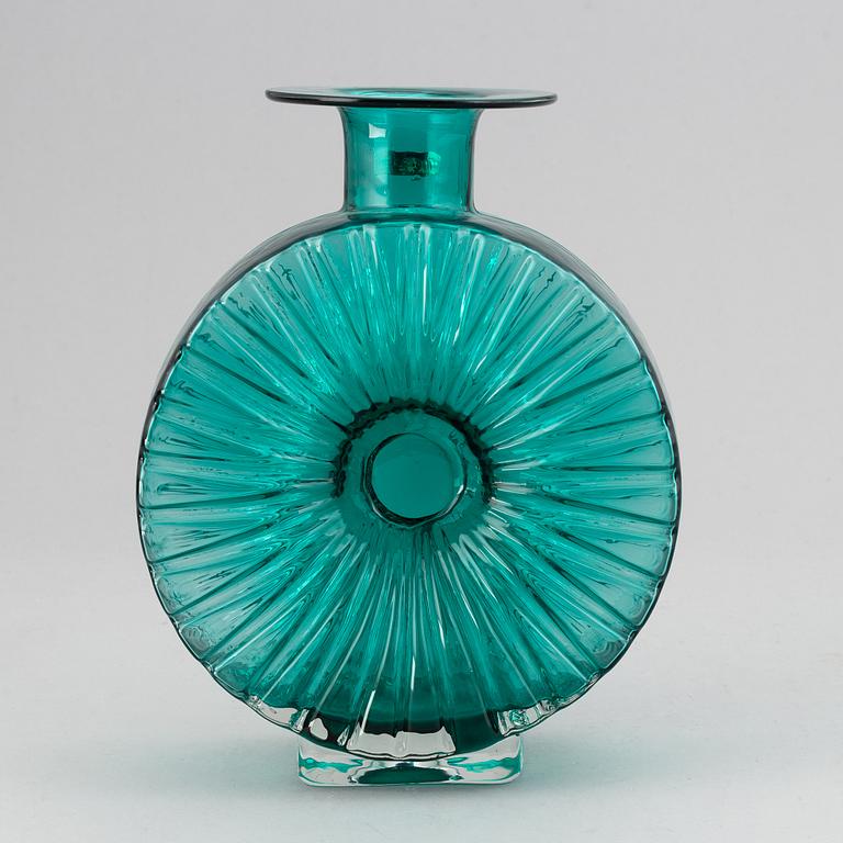 Helena Tynell, a 'Solflaskan' glass vase, Riihimäen Lasi Oy, Finland. In production 1964-1974.