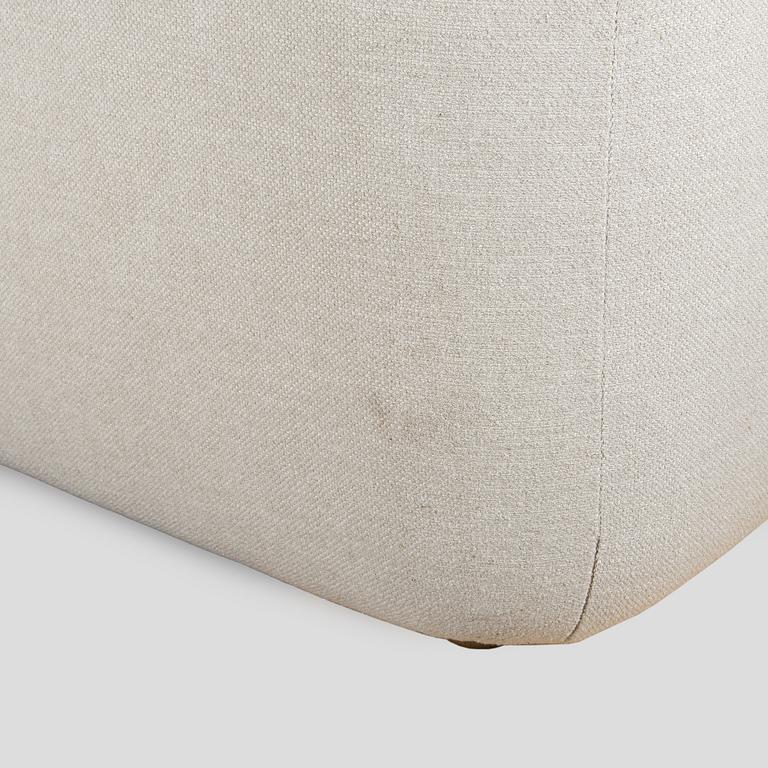 Flemming Lassen, sohva, "Vilhelm", valmistaja Audo Copenhagen. Uustuotanto. Muotoiltu 1935.