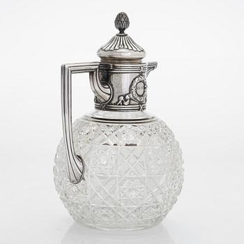 Fabergé, karaff, silver och slipat glas, Moskva 1908-1917. Kejserligt hovleverantörsmärke och inventarienummer.