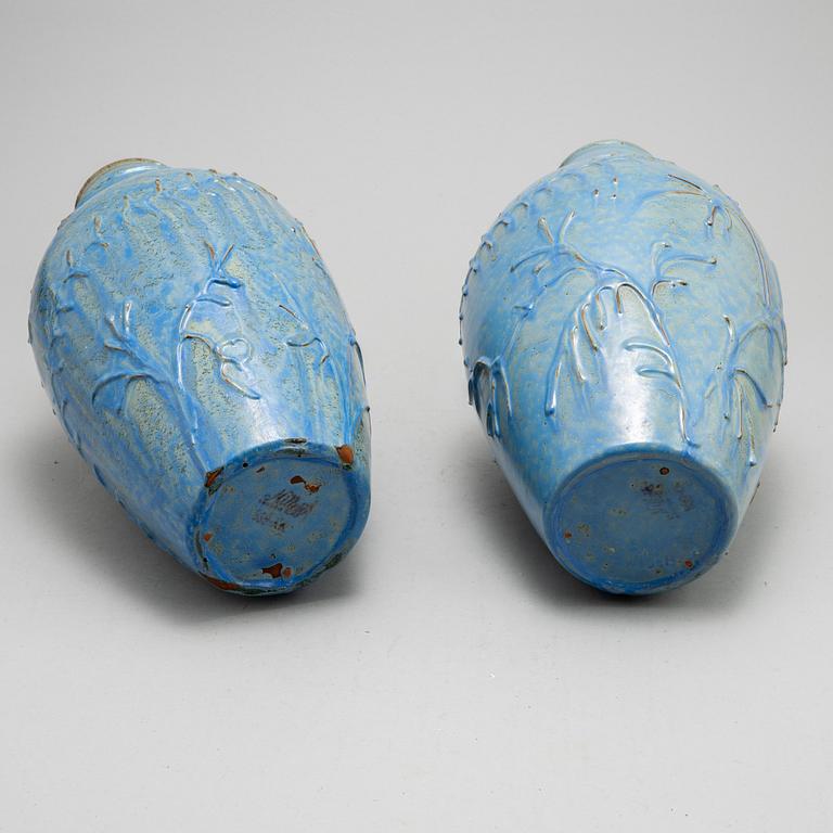 Erik Mornils, vaser, ett par, Nittsjö, 1900-talets mitt.