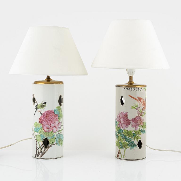 A pair of porcelain vases/table lamps, China, 20th century.