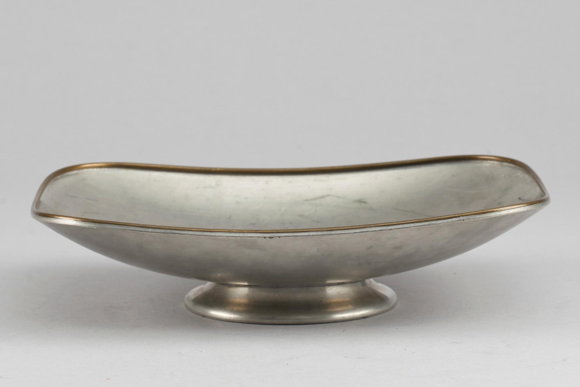 SKÅLFAT, tenn. Firma Svenskt Tenn. 1900-talets första hälft.