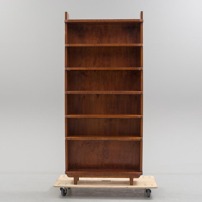 A 1930s/1940s shelf.