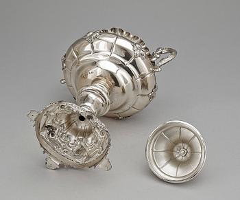 UPPSATSSKÅL med LOCK, silver, nyrokoko, Carl Nyström Stockholm 1848. Tot vikt ca 940g.