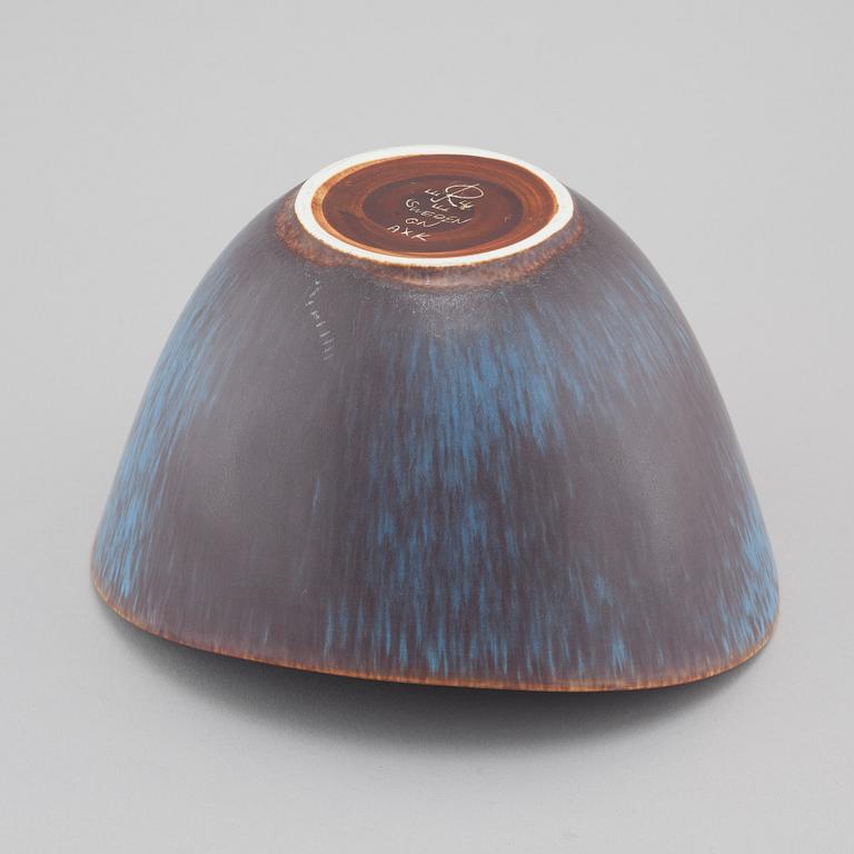 A stoneware bowl by GUNNAR NYLUND for Rörstrand, third quarter of the 20t century.
