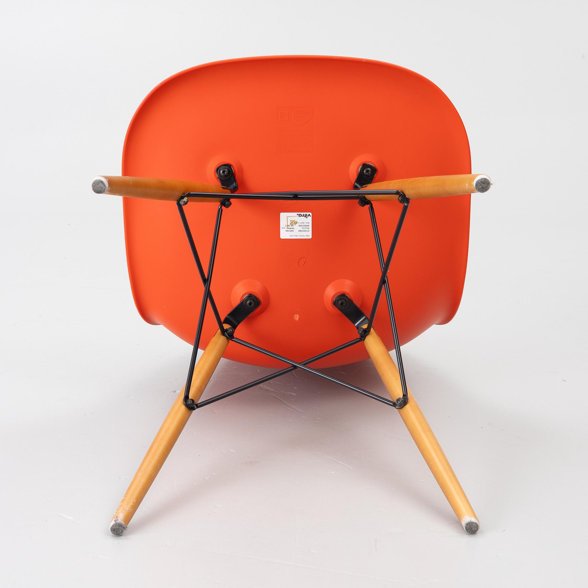 Charles & Ray Eames, Six “Plastic Chair DSW”, Vitra.