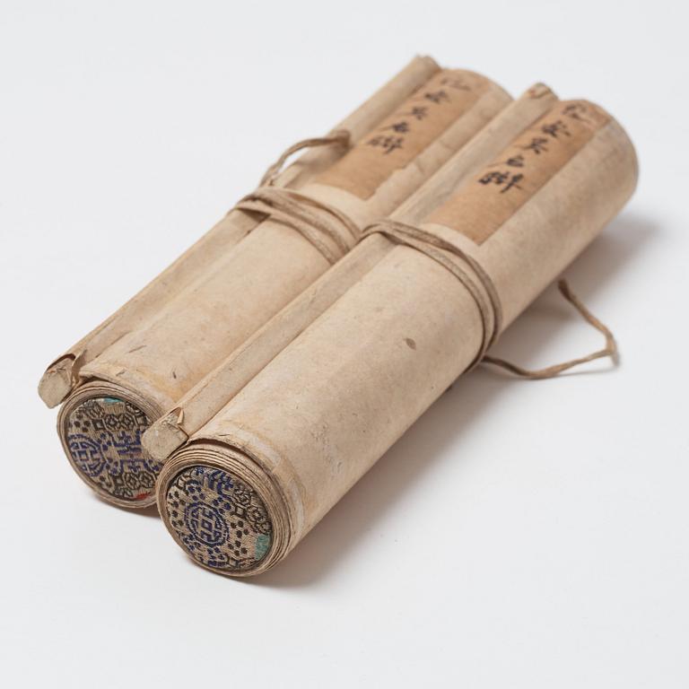Rullmålningar, två stycken, tusch på papper.  Signerade Bao Shichen (1775-1855).