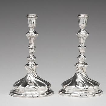 Isak Sauer, ljusstakar, ett par, silver, Stockholm 1755. Rokoko.