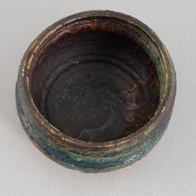 Auli Heinonen, a chamotte stoneware bowl, Arabia, Finland 1960s.