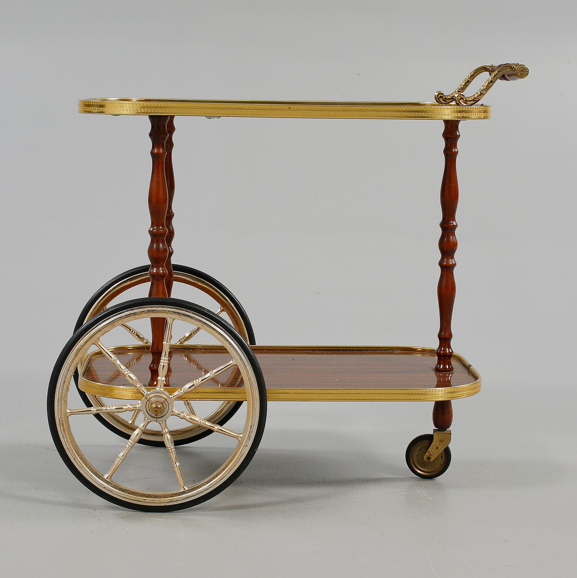 SERVERINGSVAGN, 1900-talets andra hälft.