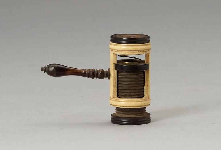 MIKROSKOP, s.k Wilson screw barrel microscope, England, 1700-tal.