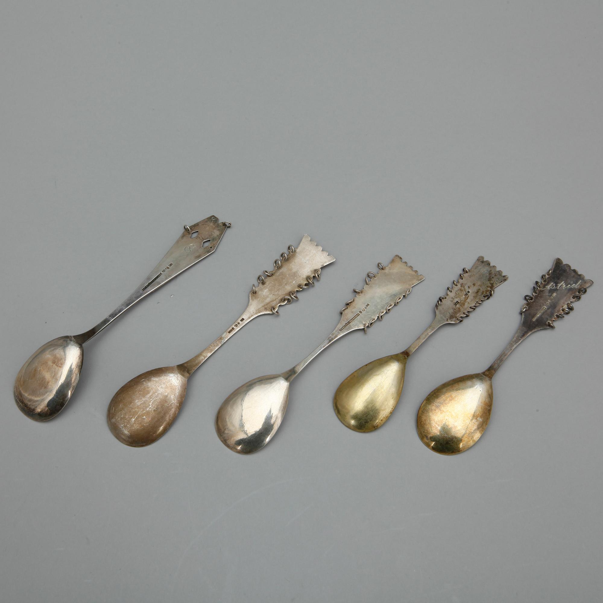 PARTI SAMESILVER, 12 delar, olika mästare och städer. Merparten 1930/40-tal. Total vikt ca 485 gram.